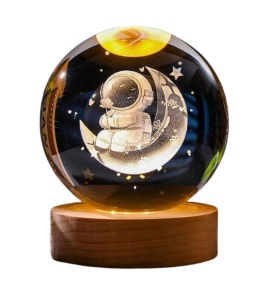 Lampa de Veghe Glob de Cristal 3D Astronaut & Semiluna, baza de lemn, lumina calda #JJ5191 - Img 2