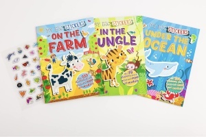 Animal World: Sparkly Activity Case & Puffy Stickers - 3 books #BK531 - Img 2