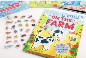 Animal World: Sparkly Activity Case & Puffy Stickers - 3 books #BK531 - Img 3