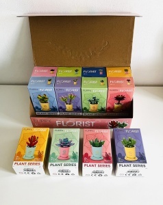 Set de Constructie cu 12 Plante Suculente in Ghiveci, ambalate individual, din ABS, compatibile Lego #JJ5631