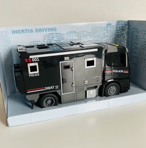 Camion de Politie SWAT cu Lumini, Sunete, Frictiune si Usi care se Deschid, 27 cm #JJ5472 - Img 6