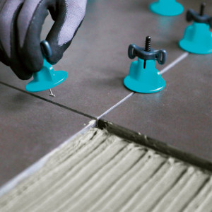 Sistem de nivelare reutilizabil T-spin pentru placi de gresie, faianta si placi, rost 1.5-6mm, 50buc - BIHUI-TSL50 - Img 5