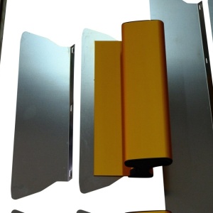 Set de gletiere profesionale Heavy-Duty aluminiu 30, 50, 80 (cm) x 0.35mm cu maner extensibil si cutie de transport - CNO-GHD853SET - Img 11