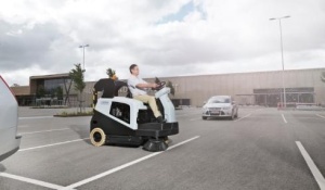 Masina de maturat cu post-conducere, diesel SW5500 D - 1175/1500mm, 150 litri - Nilfisk-9084412010 - Img 4