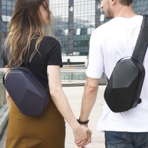 Geanta crossbody, de umar sau de mana tip sling, cu port de incarcare USB 3.0, Bange, 30x11x17 cm, Albastra - Img 6