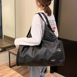 Geanta sport, impermeabila, cu aspect metalic si compartiment pentru incaltaminte, Escalate, 48x20x24 cm, Neagra - Img 7