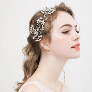 Diadema modelatoare cu flori din cristale acrilice si perlute