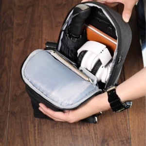 Geanta de umar sau de piept, smart casual, impermeabila, cu orificiu pentru cablu audio sau USB, Tigernu, 32x20x11 cm, Gri inchis - Img 6
