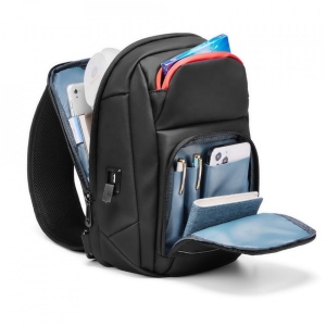 Geanta de umar, de piept sau de mana impermeabila, cu port de incarcare USB, GETICS, 30x19.5x13.5 cm, Neagra - Img 4