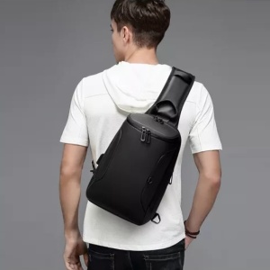 Geanta de umar, de piept sau de mana, impermeabila, cu port de incarcare USB, GETICS, 31x20x12 cm, Neagra - Img 8
