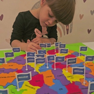 Harta Romaniei - Puzzle din Spuma Eva cu Judete, Resedintele lor si Aventuri Culturale - Img 9