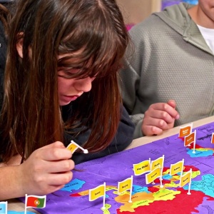 Puzzle Educativ din Spuma EVA - Harta Lumii cu Steaguri si Capitale - Img 11
