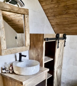 Set Mobilier baie Mocănița, masca de baie + oglinda lemn masiv - Img 4