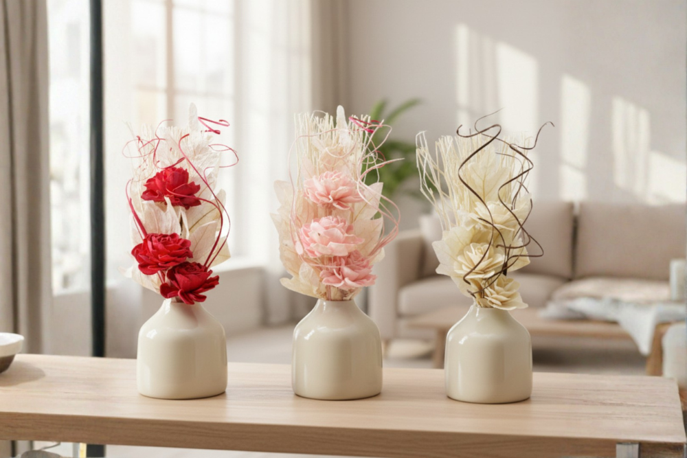 Aranjament floral cu lemn de sola si plante uscate in vaze ceramice