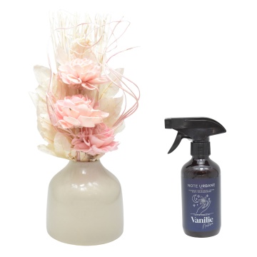Aranjament floral 3 flori Pink - Trandafir + spray cadou Vanilie Nocturna din gama Note Urbane