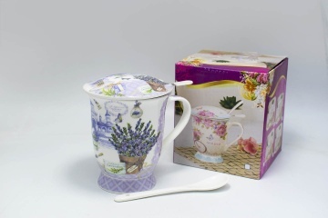 Cana eleganta cu sita pentru ceai, decor lavanda, ideala pentru relaxare