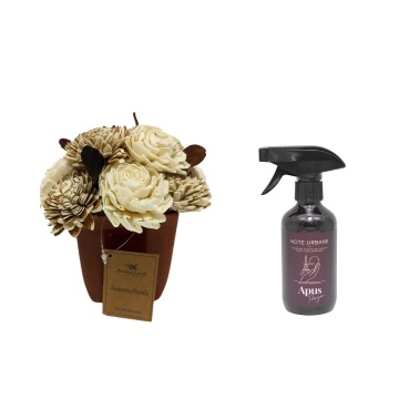 Aranjament floral Pure Mood + cadou spray ambiental Apus Parizian din gama Note Urbane