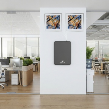 difuzor parfum profesional Simplicity 250 Gray montat pe perete in birou open space