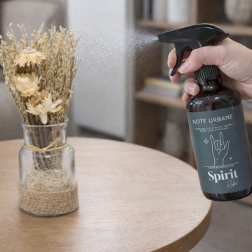 Aranjament floral alb pentru decor interior cu parfumare spray sau uleiuri aromaterapie
