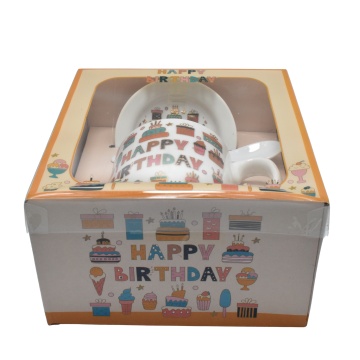 Cana aniversara Happy Birthday 300 ml cu design festiv si mesaj aniversar
