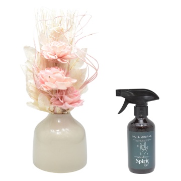 Aranjament floral 3 flori Pink - Trandafir + spray cadou Spirit Rebel din gama Note Urbane