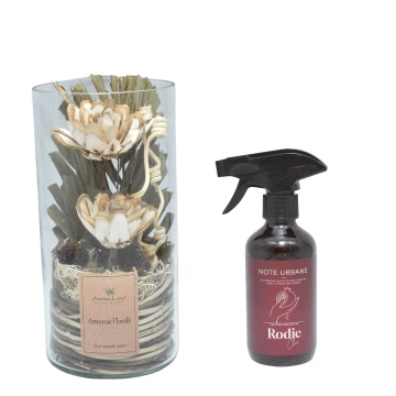 Aranjament floral Natur cilindru + cadou spray ambiental Rodie Chic din gama Note Urbane