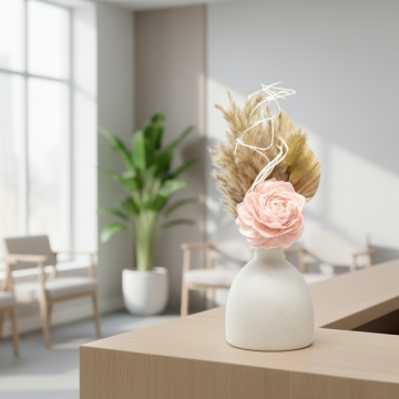 aranjament floral Pink Glow in vas ceramic pentru living sau birou