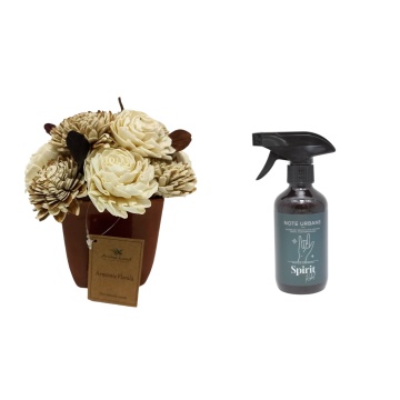 Aranjament floral Pure Mood + cadou spray ambiental Spirit Rebel din gama Note Urbane