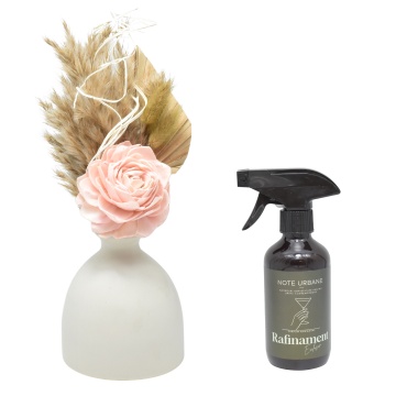 Aranjament floral Pink Glow + spray cadou Rafinament Excluisiv gama Note Urbane
