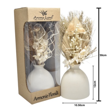 aranjament floral White Bliss in cutie de cadou elegant