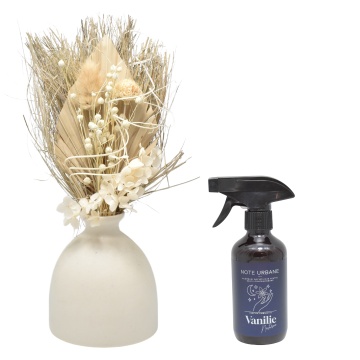 Aranjament floral White Bliss + cadou spray ambiental Vanilie Nocturna din gama Note Urbane