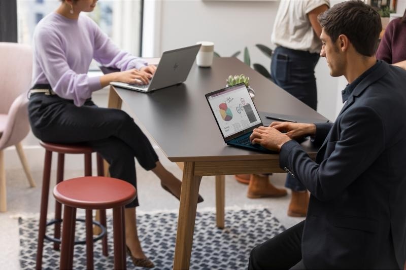Laptop HP EliteBook 840 G11 cu procesor Intel Core U7-155U 12-Core (1.7GHz, up to 4.8GHz, 12MB), 14.0 inch WUXGA, Intel Graphics, 32GB DDR5, SSD, 1TB PCIe NVMe, Windows 11 Pro 64bit, Silver,3yw - Img 8