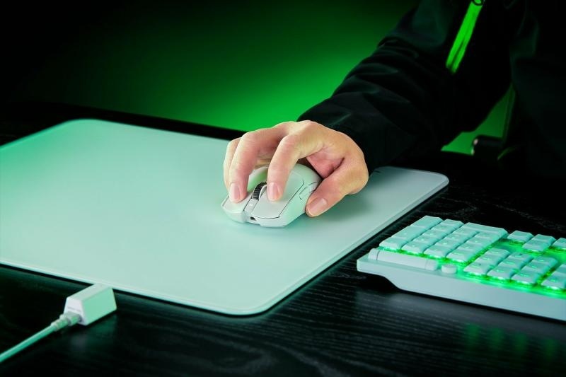Mouse Razer Viper V3 Pro, conectivitate Razer HyperSpeed Wireless si prin fir, durata de viata baterie pana la 95 ore la 1000 Hz, pana la 62 ore la 2000 Hz, pana la 40 ore la 4000 Hz, pana la 17 ore la 8000 Hz, alb - Img 11