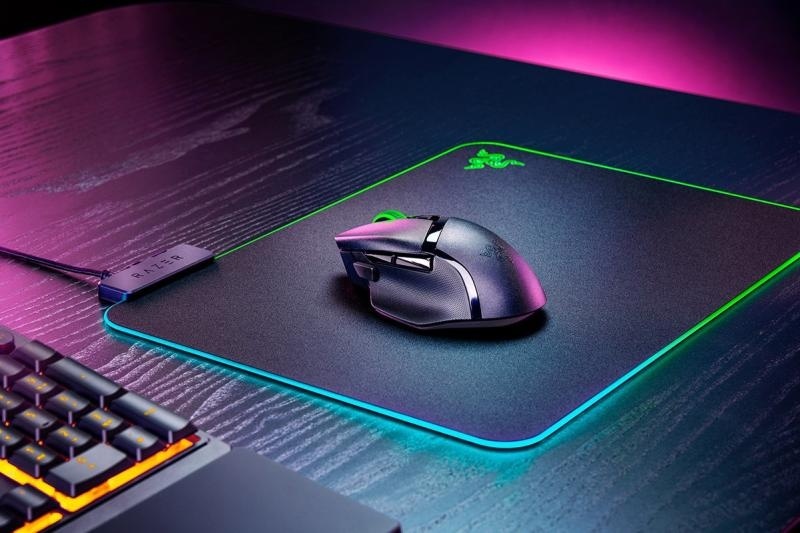 Mouse Razer Basilisk V3 X HyperSpeed, rezolutie 18000 DPI, iluminare RGB Chroma, senzor Razer™ 5G Advanced 18K DPI Optical Sensor, durata de viata baterie pana la 285 ore (hyperspeed), pana la 535 ore (bluetooth), negru - Img 9