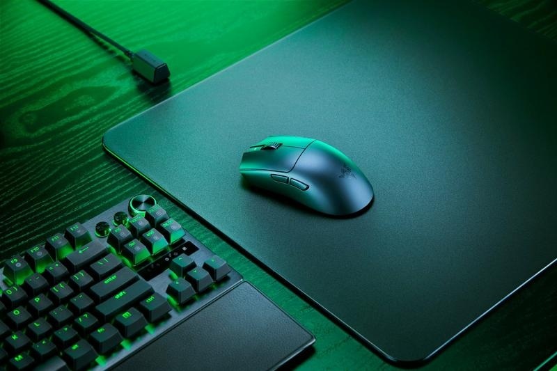 Mouse Razer Viper V3 Pro, rezolutie maxima 35000 DPI, durata de viata baterie pana 95 hours la 1000 Hz, pana la 62 pre la 2000 Hz, pana la 40 ore la 4000 Hz pana la ore la 8000 Hz, negru - Img 7