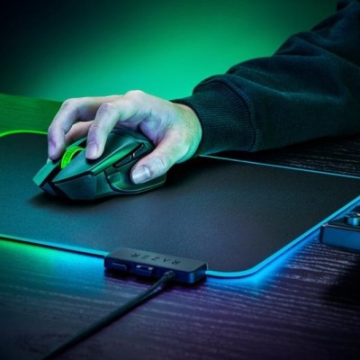 Mouse Razer Basilisk V3 X HyperSpeed, rezolutie 18000 DPI, iluminare RGB Chroma, senzor Razer™ 5G Advanced 18K DPI Optical Sensor, durata de viata baterie pana la 285 ore (hyperspeed), pana la 535 ore (bluetooth), negru - Img 8
