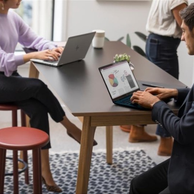 Laptop HP EliteBook 840 G11 cu procesor Intel Core U7-155U 12-Core (1.7GHz, up to 4.8GHz, 12MB), 14.0 inch WUXGA, Intel Graphics, 32GB DDR5, SSD, 1TB PCIe NVMe, Windows 11 Pro 64bit, Silver,3yw - Img 8