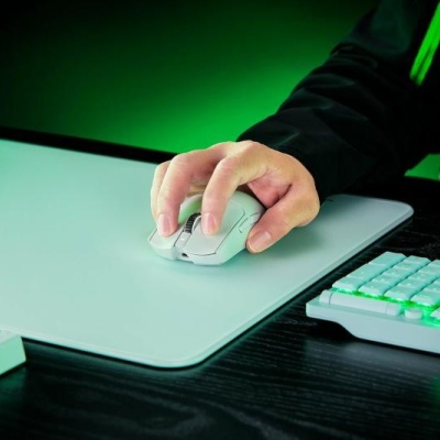 Mouse Razer Viper V3 Pro, conectivitate Razer HyperSpeed Wireless si prin fir, durata de viata baterie pana la 95 ore la 1000 Hz, pana la 62 ore la 2000 Hz, pana la 40 ore la 4000 Hz, pana la 17 ore la 8000 Hz, alb - Img 11