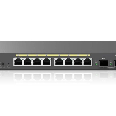 Switch EnGenius Managed / stand-alone Desktop 8-port GbE 130W cu 2 antene SFP