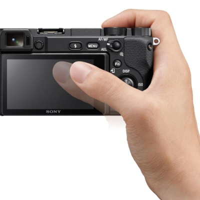 Kit SONY Alpha A6400 Mirrorless 24.2MP, ISO 32000 (Extins: 102400), 1/4000s, 4K @30fps, SD/SDHC/SDXC, Rafala 11cps, WiFi/Bluetooth/NFC, Senzor APS-C, Montura Sony E, Obiectiv 16-50mm, F3.5-5.6 - Img 4