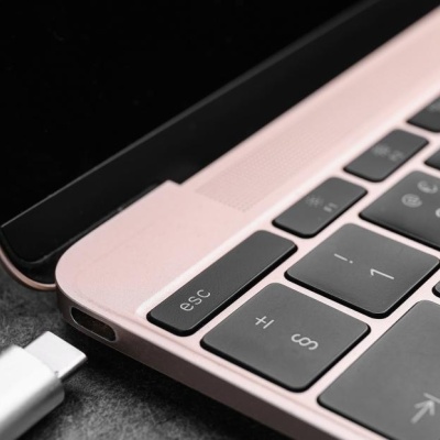 D-Link DUB-2333 5-in-1 USB-C Hub with HDMI and power delivery, 1* USB-C connector, 1* HDMI Port, 3* USB Type- APort (USB 3.0), 1* USB-C powerdelivery. - Img 7
