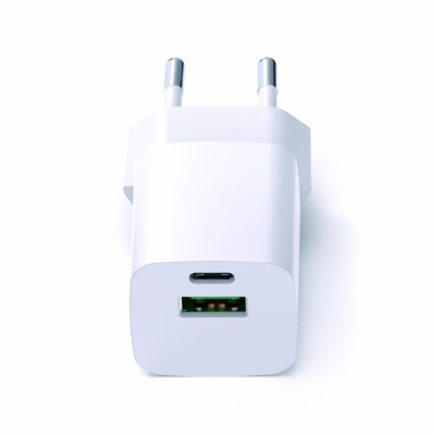 INCARCATOR SERIOUX 30W USB-C & USB-A de perete, Alimentator/încărcător cu USB, Ieșire USB-C: USB-C: 5V/3A, 9V/3A, 12V/2,5A, 15V/2,0A, 20V1,5A (30W) PPS: 3,3V-11V/3,0A, 3,3V-16,0V/2,0A (33W), USB-A: 5V/3A, 9V/2A, 12V/1,5A (18W) USB-C+USB-A: 5V/3A (15W) - Img 2