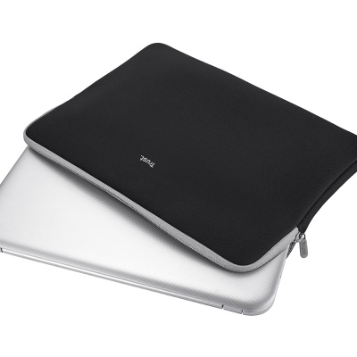 Rucsac Trust Primo Soft Sleeve for 15.6" laptops - black Specifications General Type of bag sleeve Number of compartments 1 Max. laptop size 15.6 " Height of main product (in mm) 290 mm Width of main product (in mm) 410 mm Depth of main product (in mm) - Img 2