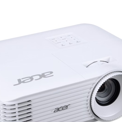 Videoproiector Acer P5550, FHD 1920* 1080, 5.200 lumeni, up to WUXGA 1920* 1200, 16:9/ 4:3, 18.000:1, dimensiune maxima imagine 7.62 m (300"), zoom 1.3x, 2* HDMI, HDBaseTx 1, RJ45, audio in/ out, USB Type-A Out, DC Out (5V/1.5A), boxa 10W, RS232, D-sub,