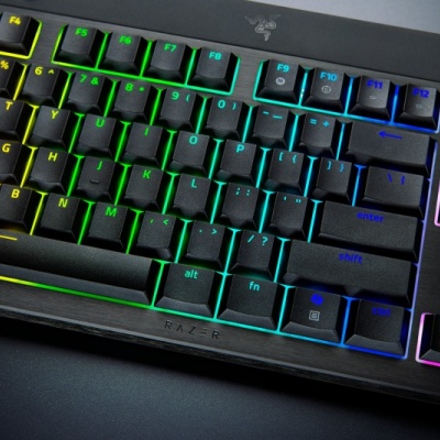 Tastatura mecanica wireless Razer Blackwidow V4 Low profile HyperSpeed, switch Razer™ Low-profile Mechanical Switches (Orange Tactile), 110 taste, iluminare Razer™ Chroma RGB, negru