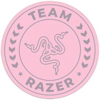Covor de podea Razer Team, stratul superior: 100% catifea din poliester reciclat, stratul central: 100% material netesut reciclat, stratul inferior: strat de bază antiderapant din silicon, roz