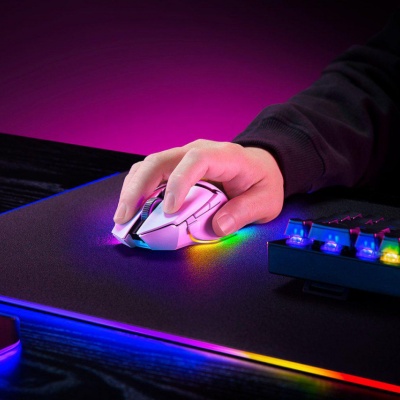 Mouse Razer cu fir Razer Basilisk V3 PRO, butoane programabile 10+1, Razer™ HyperScroll Tilt Wheel, 11 zone de iluminare Chroma RGB, alb - Img 3