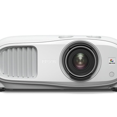 Proiector Epson EH-TW7000, 3LCD 3D active, 3000 lumeni, 4K PRO-UHD, 16:9, 4K enhancement, 40.000 : 1, lampa 3500 ore/ 5000 ore Eco mode, zoom 1.62x, dimensiune maxima imagine 500", distanta maxima de proiectie 23.8 m, USB 2.0 Type A (2x), USB 2.0 Type - Img 3
