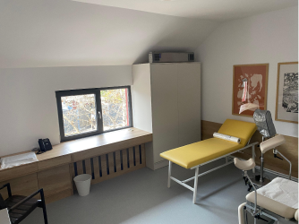 lampa bactericida, masa examinare si fotoliu ginecologie - Medicalcorp.ro