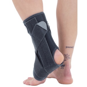 vedere spate - TRIAMED Orteză de gleznă universală, mobilă cu atele metalice ANKLEFIX SPORT SRT 358 - Medicalcorp.ro